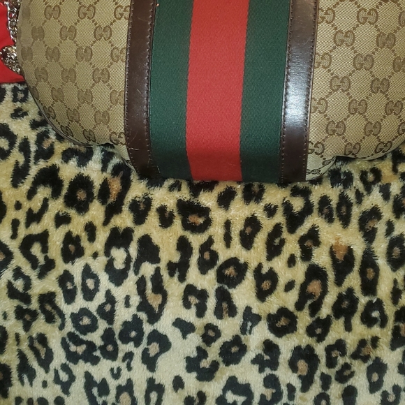 Authentic Gucci crossbody - Picture 7 of 8